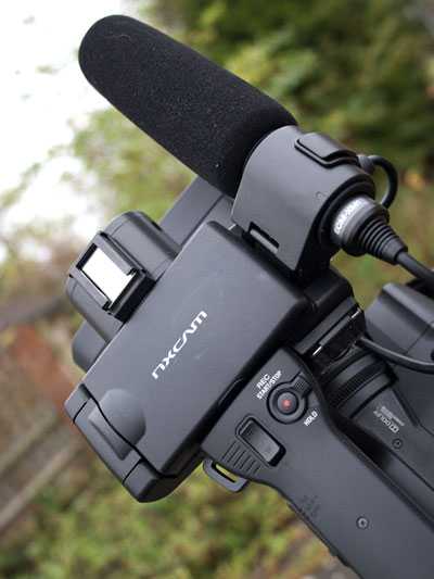 Видеокамера Sony HXR-NX5E - подробные характеристики обзоры видео фото Цены в интернет-магазинах где можно купить видеокамеру Sony HXR-NX5E