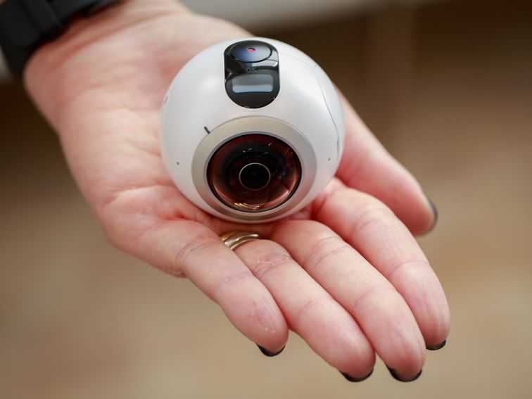 Видеокамера экшн samsung gear 360 (2017) (белый) купить от 12989 руб в челябинске, сравнить цены, отзывы, видео обзоры и характеристики