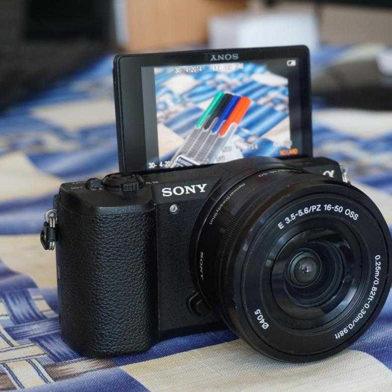 Цифровой фотоаппарат со сменной оптикой sony alpha a5100 kit 16-50 white